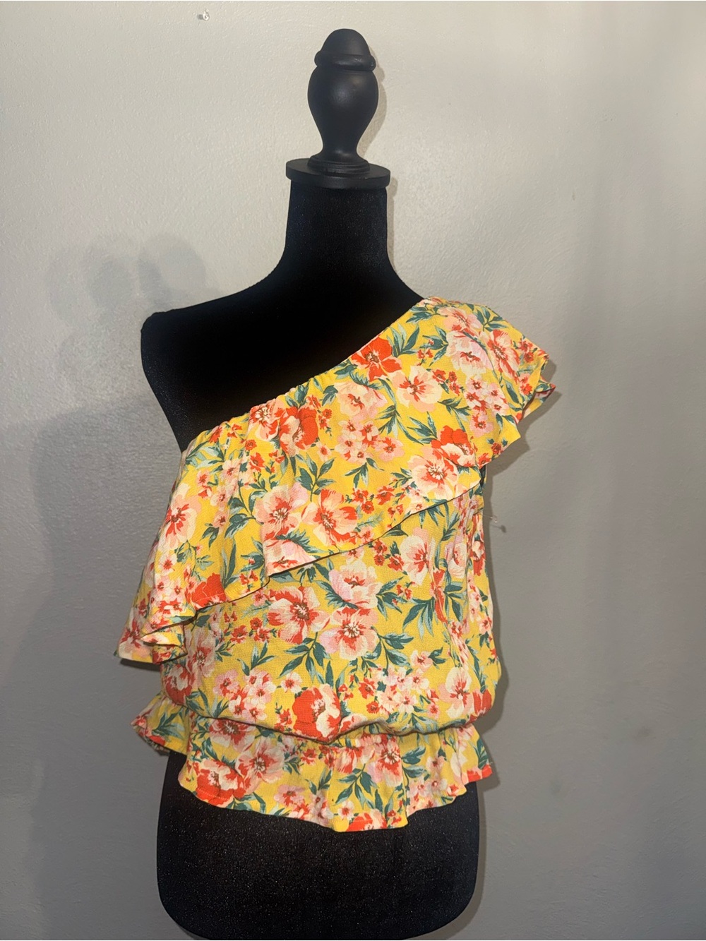 American Eagle Outfitters Yellow One-Shoulder Floral Ruffle Crop Top